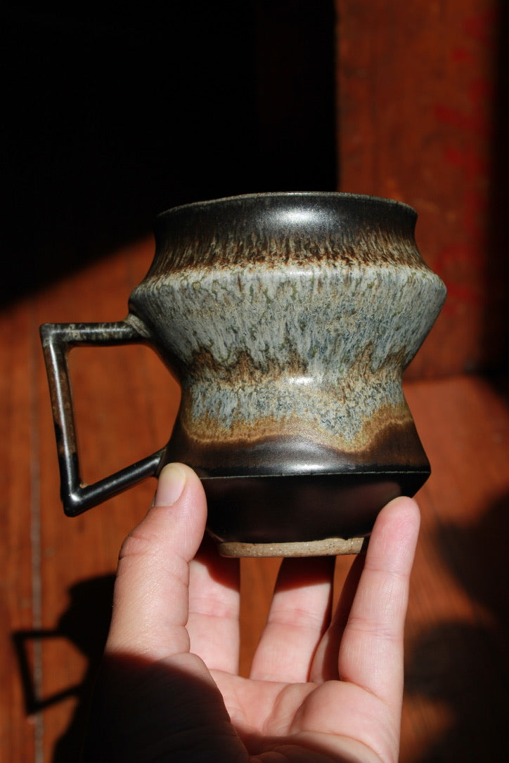 angle mug